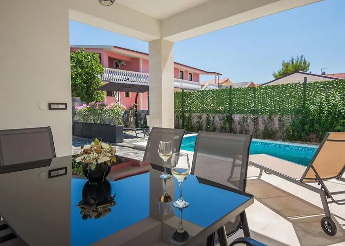 Holiday home Ivi Vir