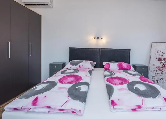 Holiday home Ivi *