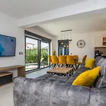 Holiday home Ivi *