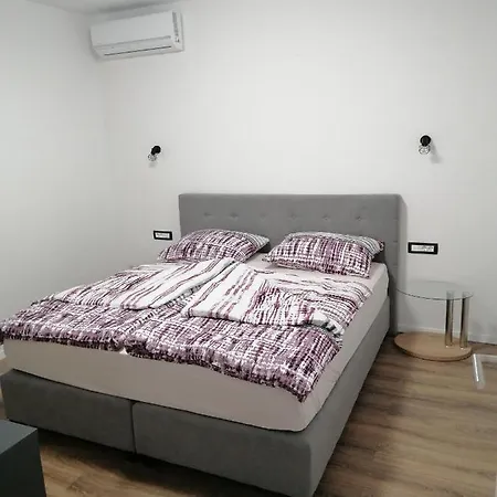 Ivi Holiday home *