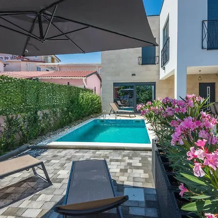 Holiday home Ivi *