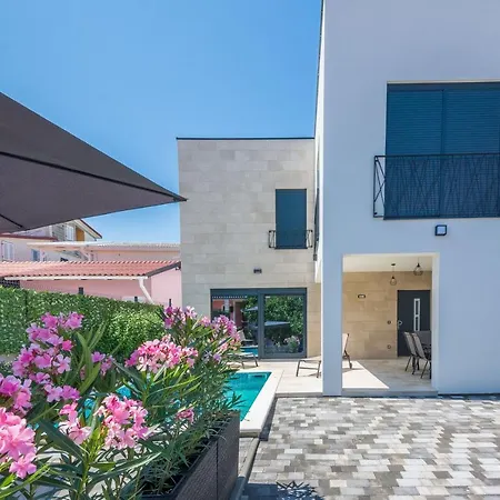 Holiday home Ivi *