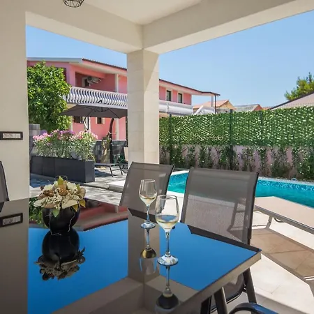 Holiday home Ivi Vir