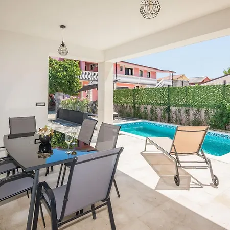 Ivi Holiday home