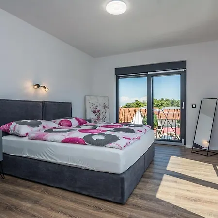 Holiday home Ivi *