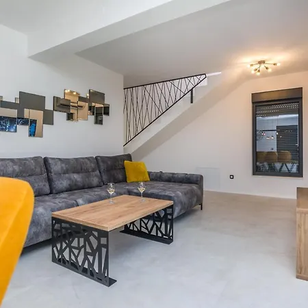Ivi Holiday home *